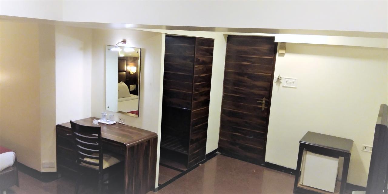 Hotel Heritage Dakshin Navi Mumbai Exterior foto